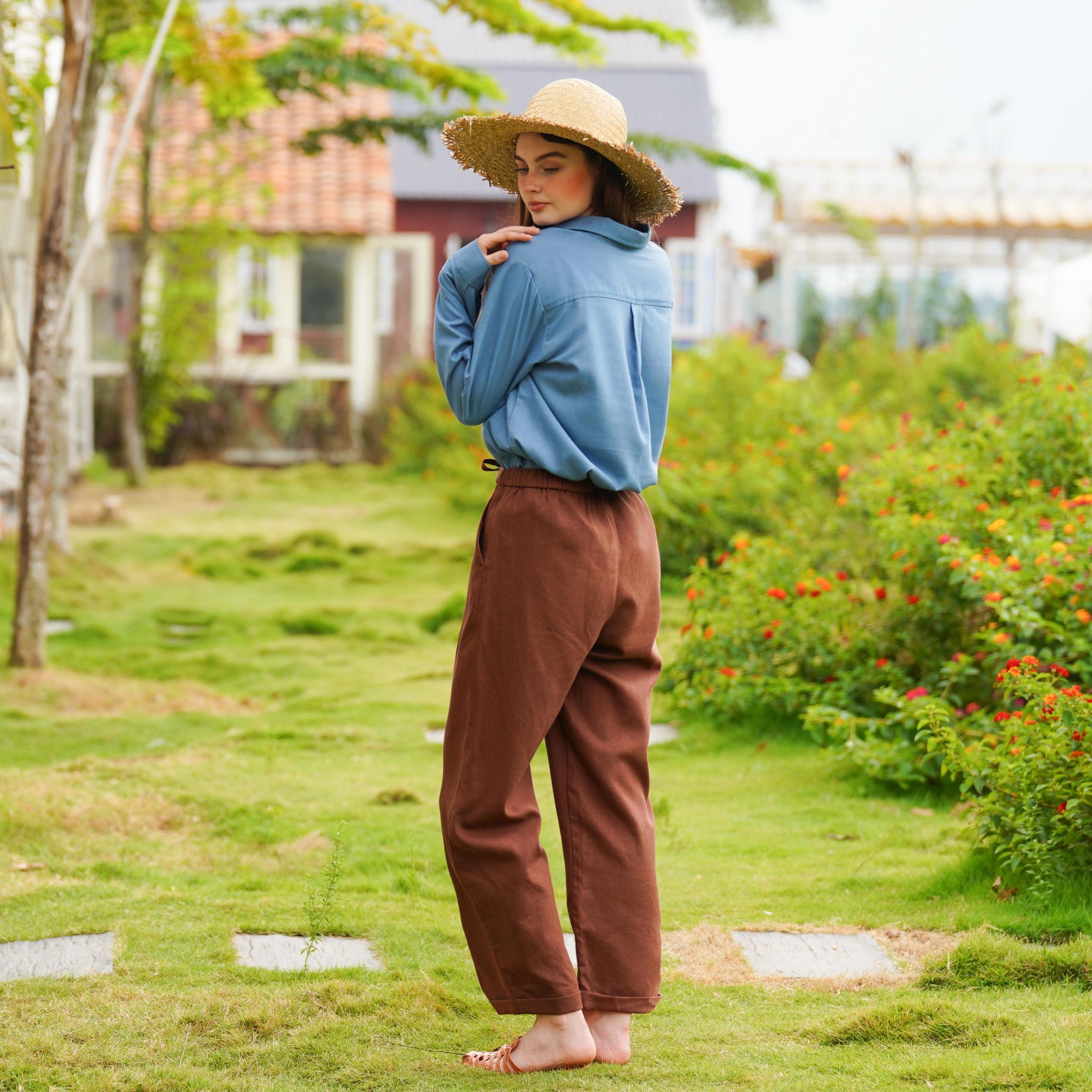 Loose Linen Pants with Tapered Leg and Elastic Waist